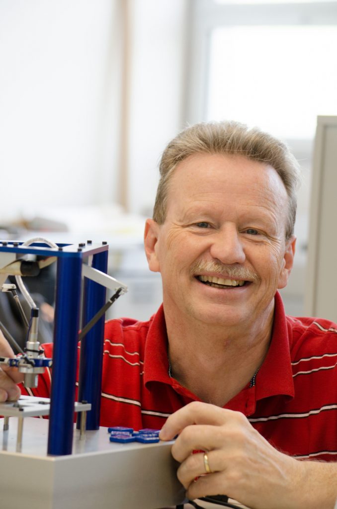 Einar Nielsen, Professor für Automation und Robotik an der NTB: „FAULHABER ist meines Wissens weltweit der einzige Motorenhersteller, der spielfreie Getriebe in der von uns benötigten Kategorie im  Programm hat.“ Bild: NTB