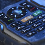 Weltweit in Ex-Bereichen sicher telefonieren: Das neue UMTS Ex-Handy 08 für Zone 1 überzeugt als leistungsfähiges und individuelles Paket durch viele praxisgerechte Features Bild: ecom instruments