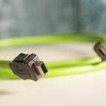 Der Kategorie 6A Industrie-Steckverbinder ix industrial von HIROSE mit Ethernet Leitungen von HELUKABEL. Bild: Helukabel