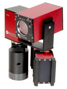 Bild 2: Robuste Kamerasysteme für den Einsatz in EMV-Prüfkammern. (Urheber: mk-messtechnik)
